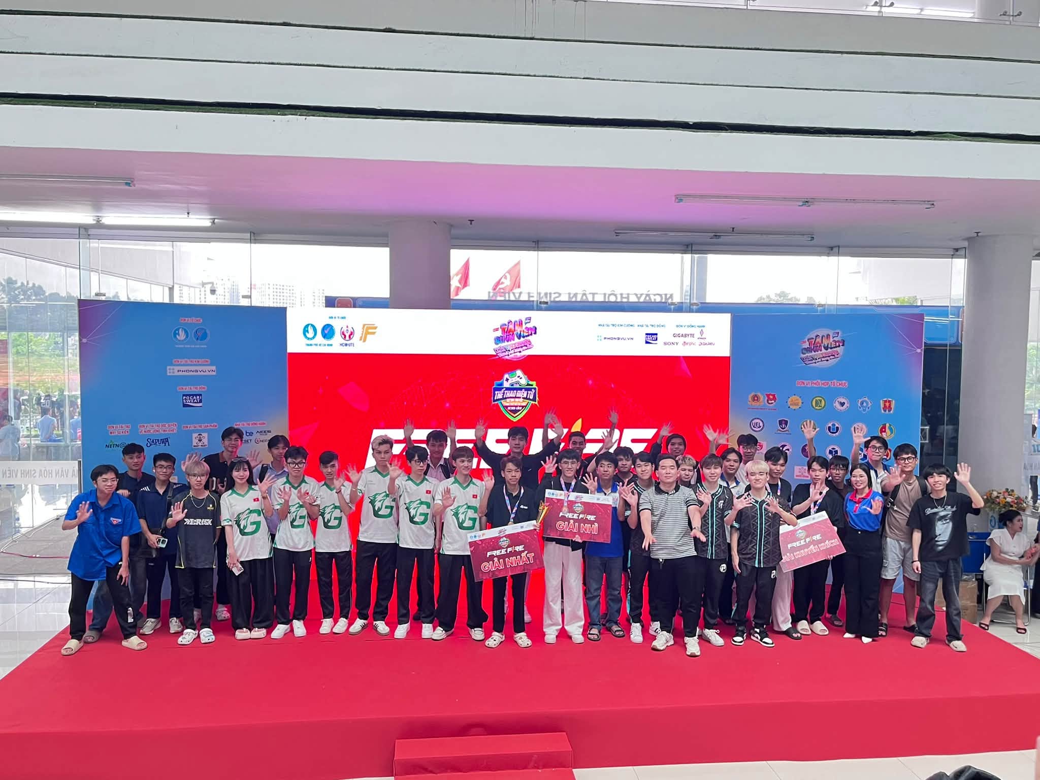 Showmatch Giao Lưu Cùng Tuyển Thủ Chuyên Nghiệp tại ESC 2026